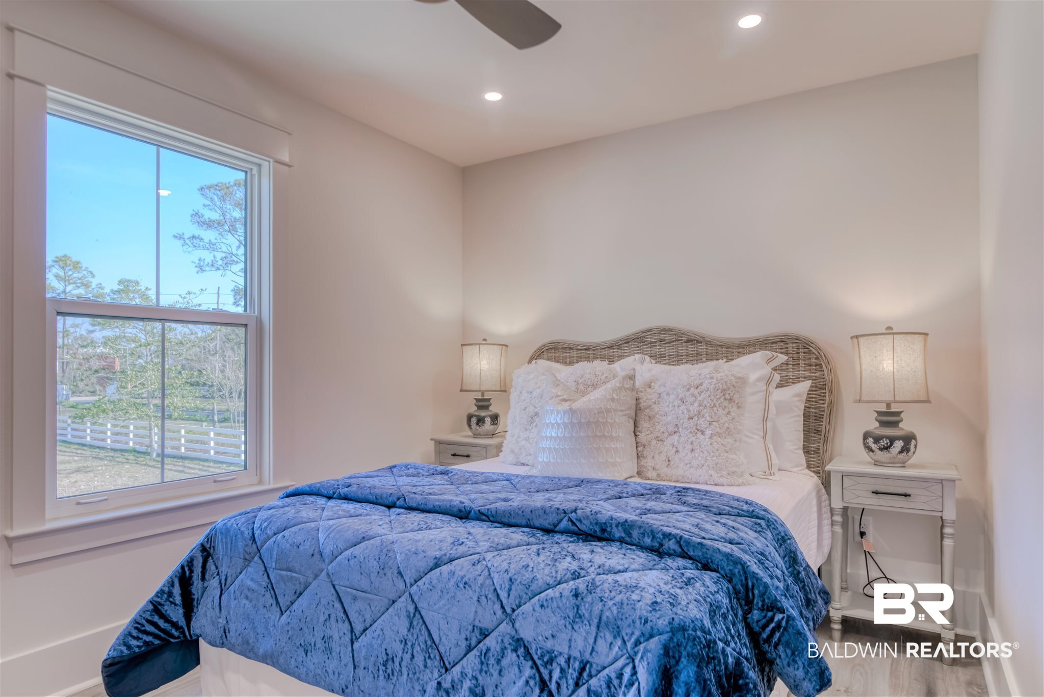 17150 Oyster Bay Road Gulf Shores, AL 36542 - Photo 22 of 41 Located downstairs with private bath.