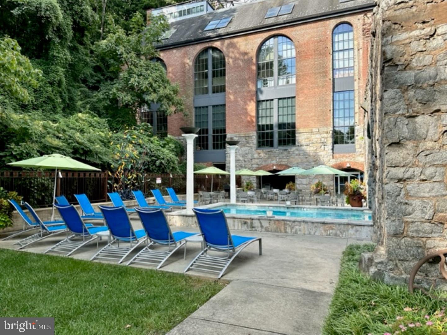 2007 Clipper Park Road, Unit 417 Baltimore, MD 21211 - Photo 17 of 24 Pool