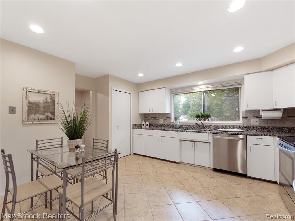 4899 Wye Oak Road Bloomfield Hills, MI 48301 - Photo 12 of 23
