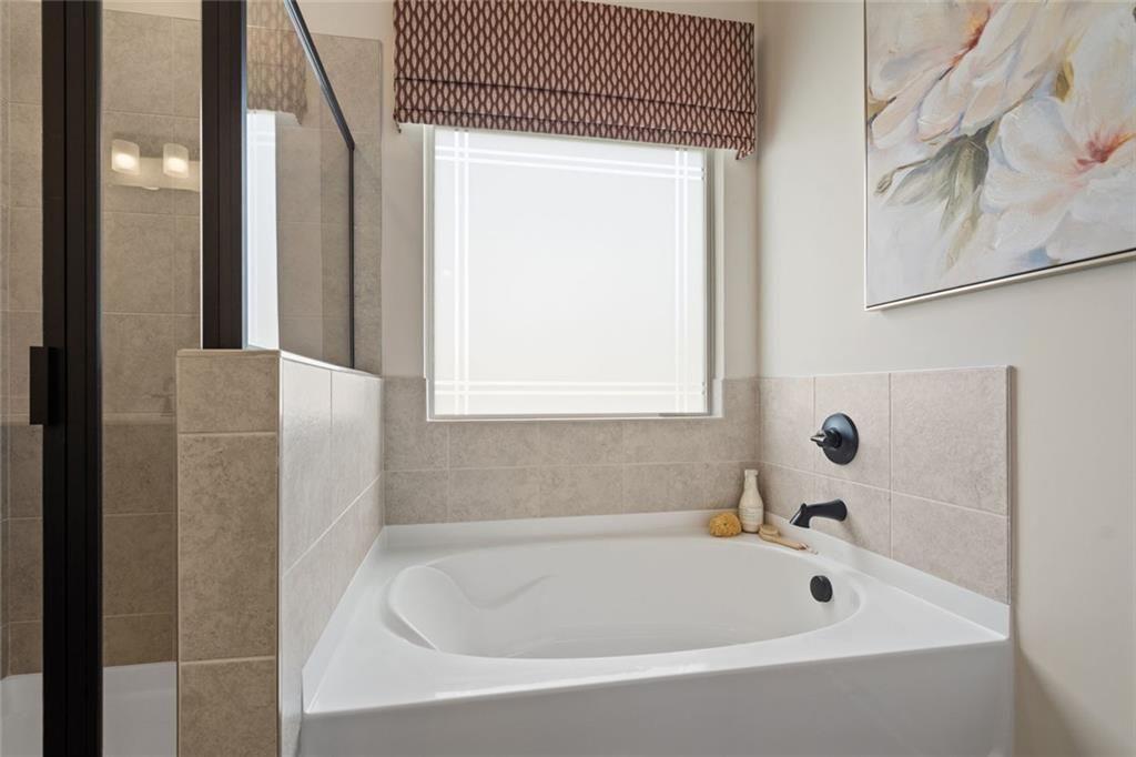 80 Cove Road Ringgold, GA 30736 - Photo 30 of 37 a bathroom with a bathtub