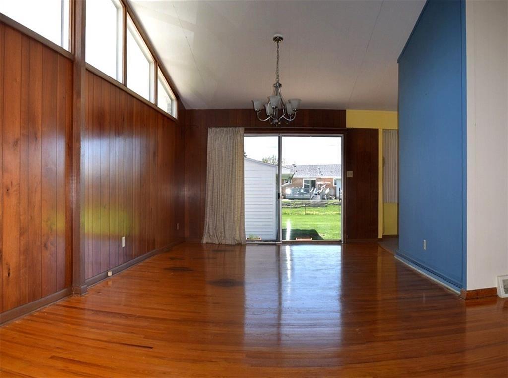 4811 Gay Street Springfield, OH 45503 - Photo 3 of 20