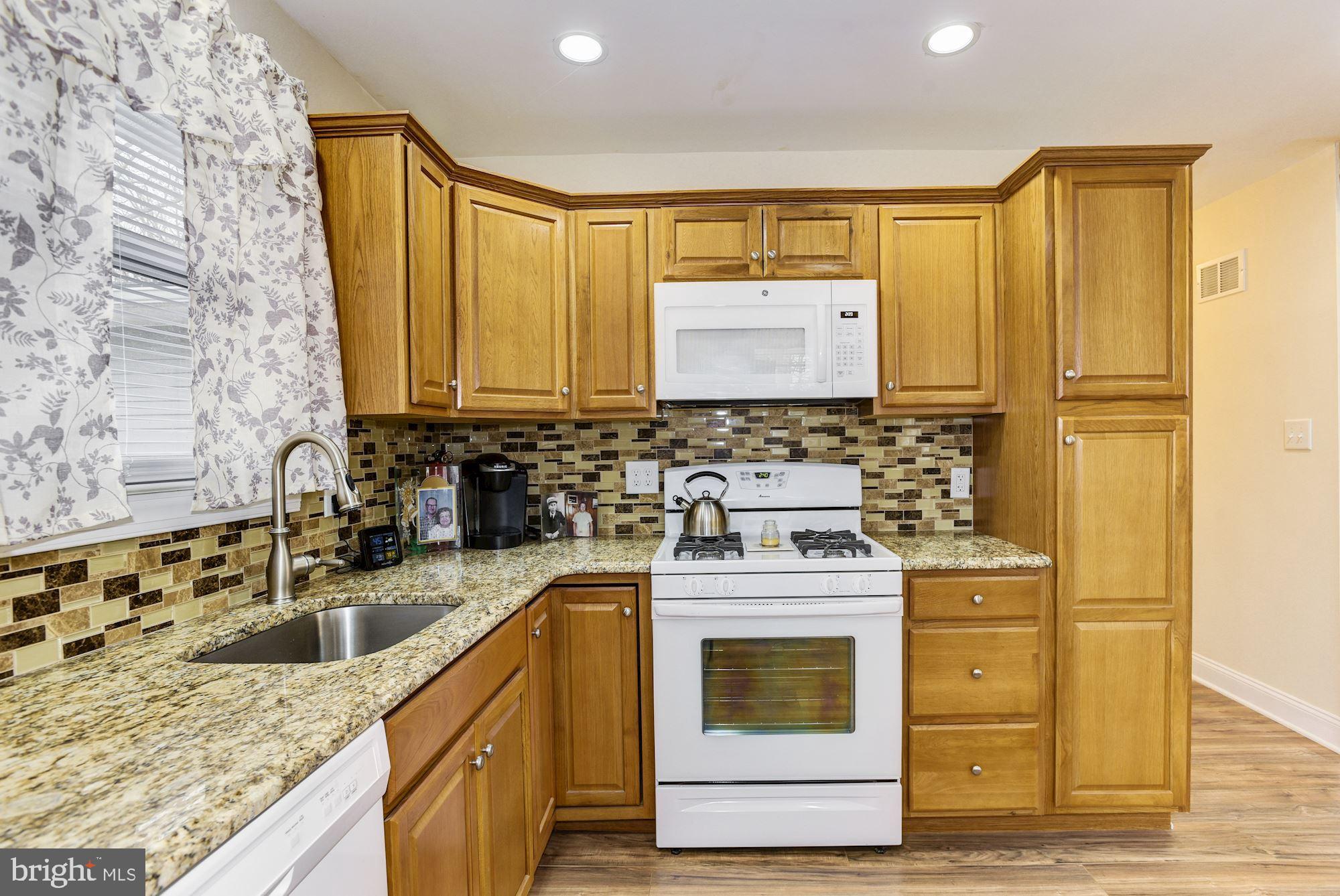 327 Indian Mills Road Shamong, NJ 08088 - Photo 4 of 25 Updated kitchen