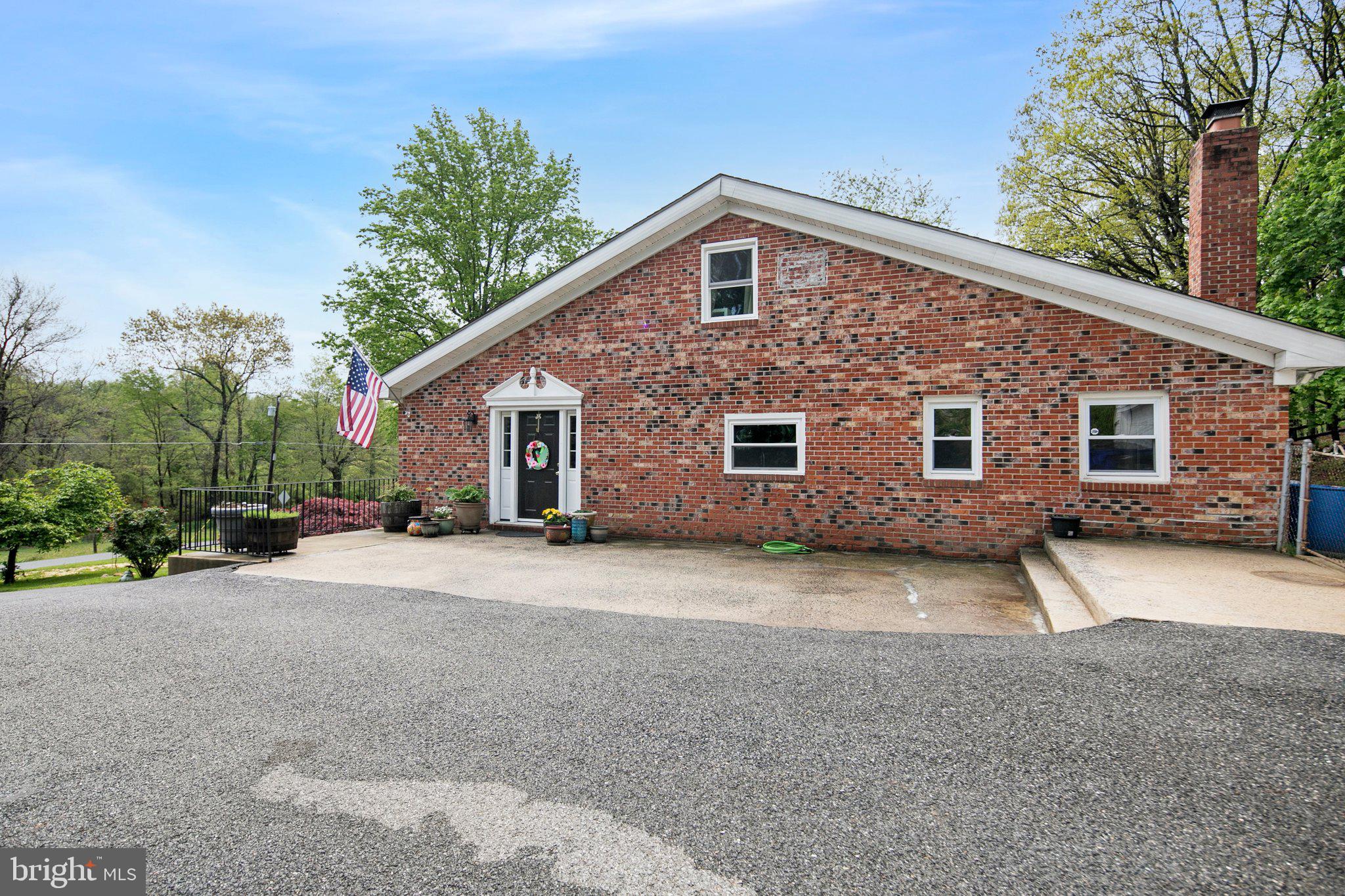 10314 Putman Road Frederick, MD 21702 - Photo 4 of 28 Side Entrance