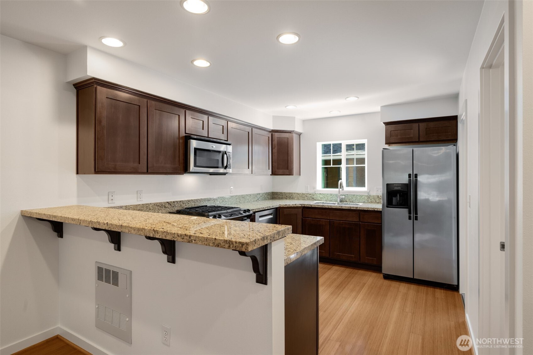 935 North 97th Street, Unit B Seattle, WA 98103 - Photo 8 of 37