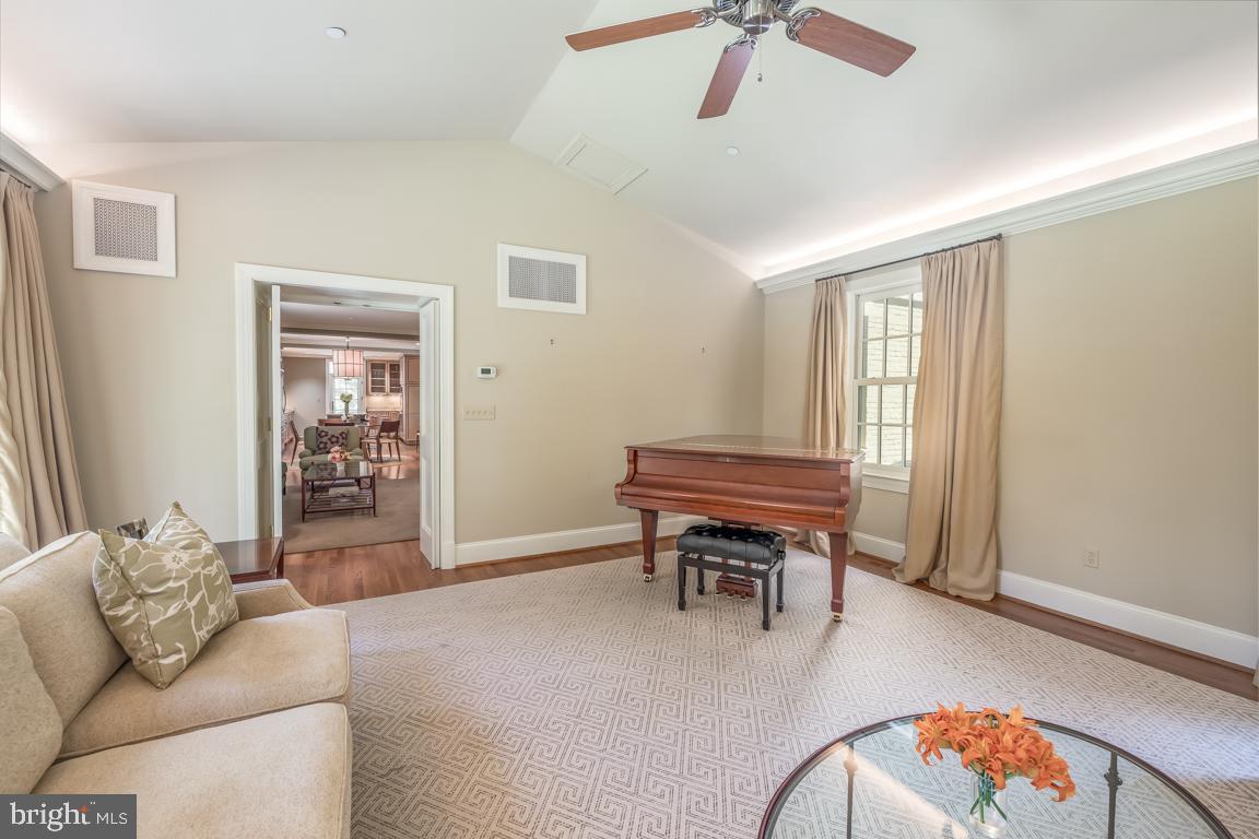 4521 Wetherill Road Bethesda, MD 20816 - Photo 16 of 41 Gallery Image 16