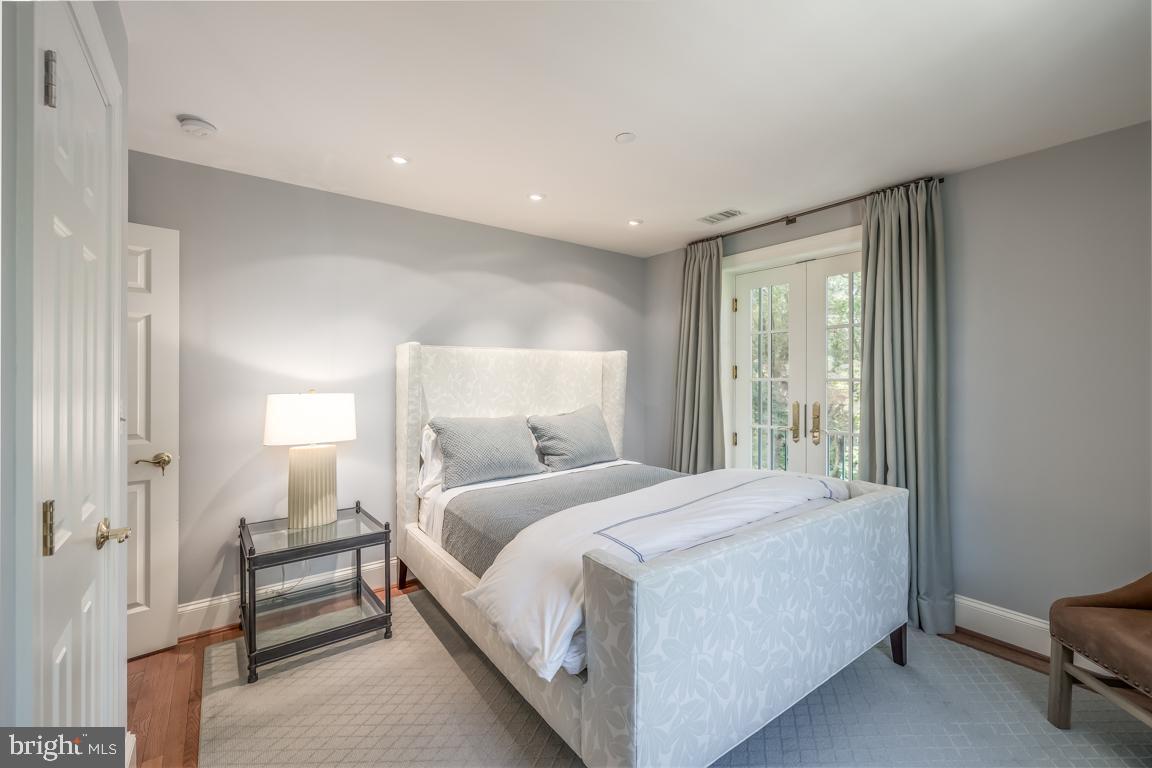 4521 Wetherill Road Bethesda, MD 20816 - Photo 26 of 41 Gallery Image 26