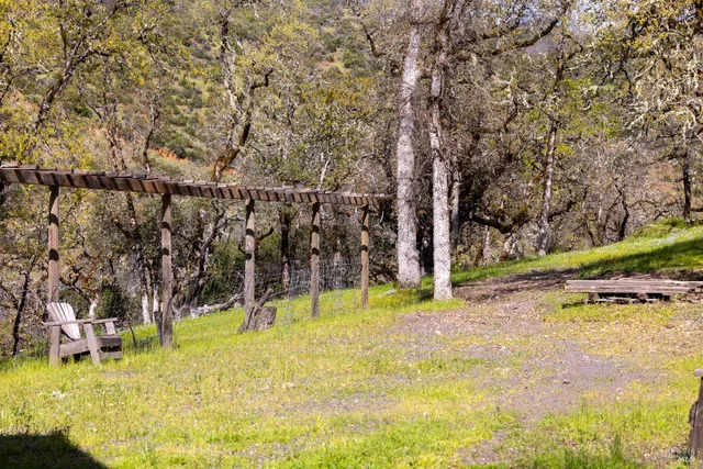 $559,000 | 10301 Highway 20, Ukiah, CA 95482