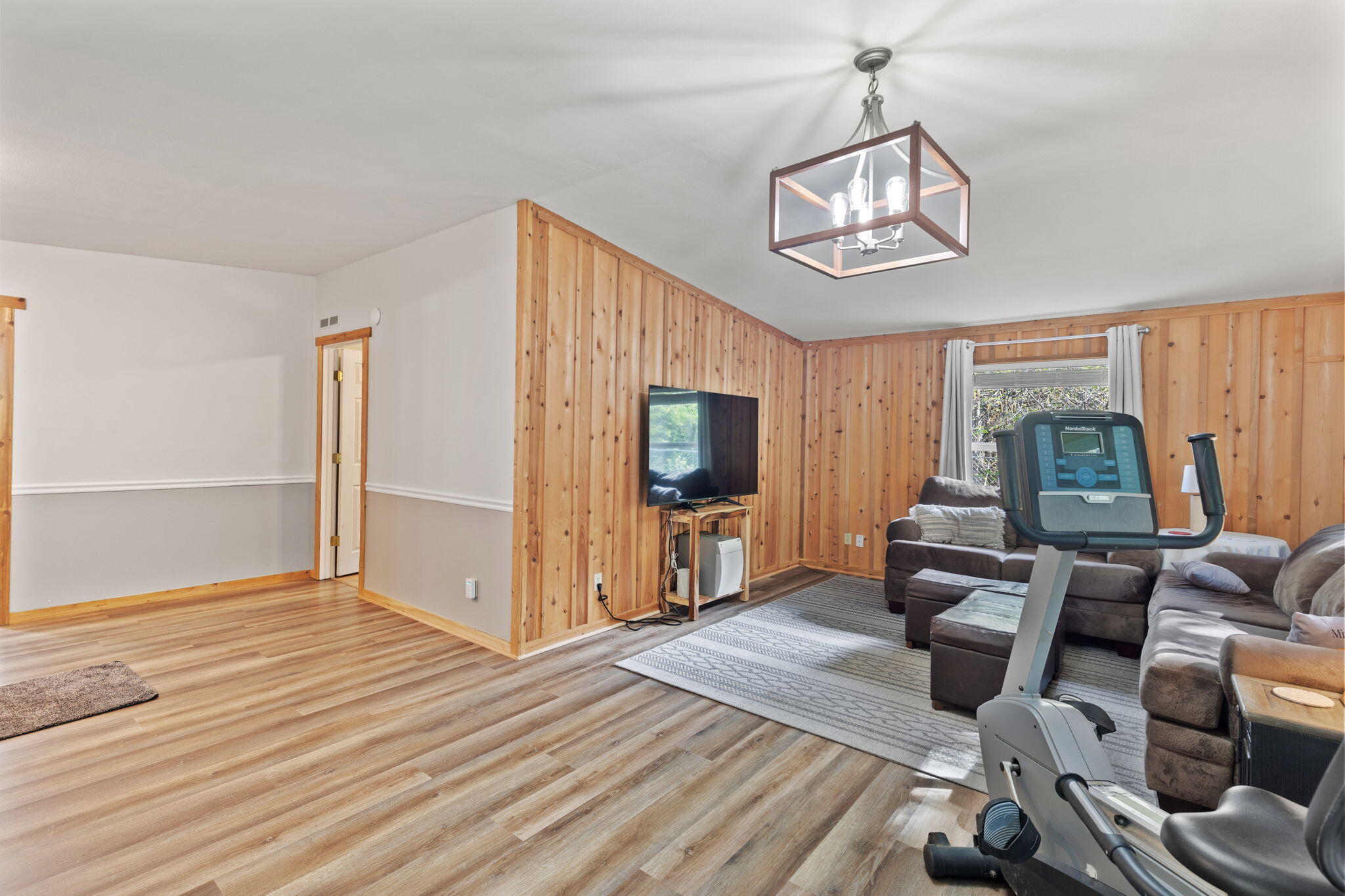 2532 Holcomb Springs Road Gold Hill, OR 97525 - Photo 7 of 55 Gallery Image 7