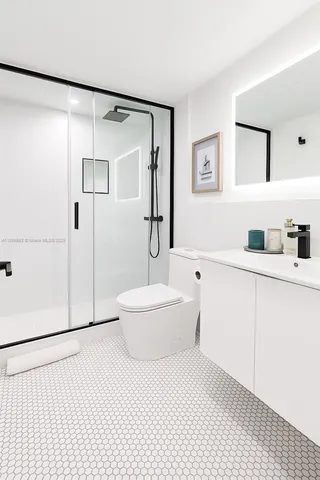 $1,350,000 | 199 Ocean Ln Drive, Unit 115, Key Biscayne, FL 33149