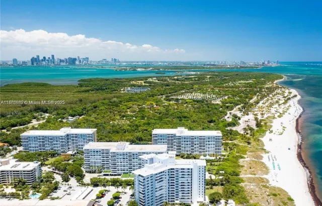 $1,350,000 | 199 Ocean Ln Drive, Unit 115, Key Biscayne, FL 33149