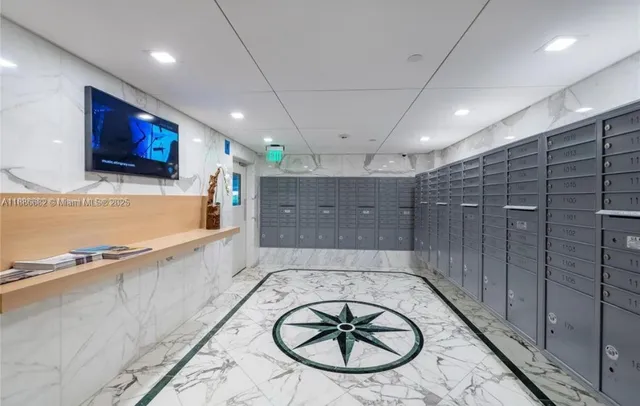 $1,350,000 | 199 Ocean Ln Drive, Unit 115, Key Biscayne, FL 33149