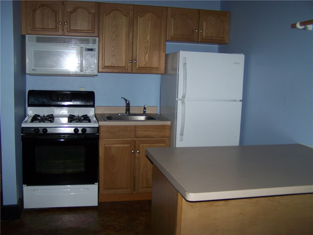 220 Oxford Street Rochester, NY 14607 - Photo 17 of 25 apt 4