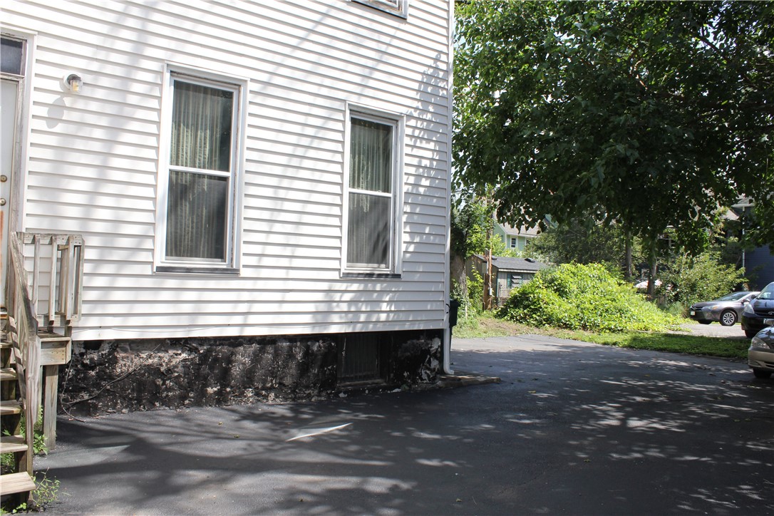 220 Oxford Street Rochester, NY 14607 - Photo 22 of 25 driveway