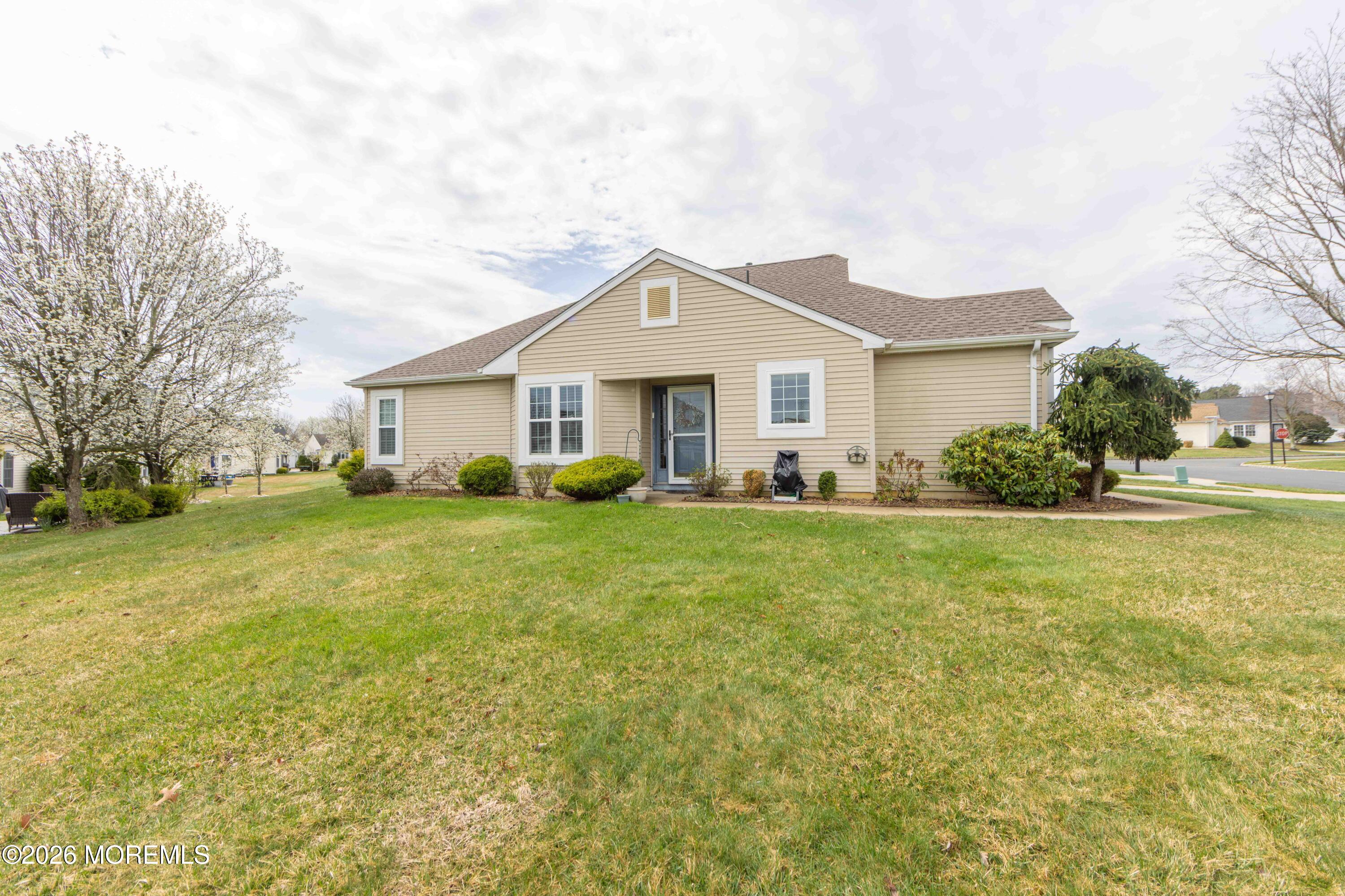 3 Abercorn Court Jackson, NJ 08527 - Photo 2 of 22 JWR53773