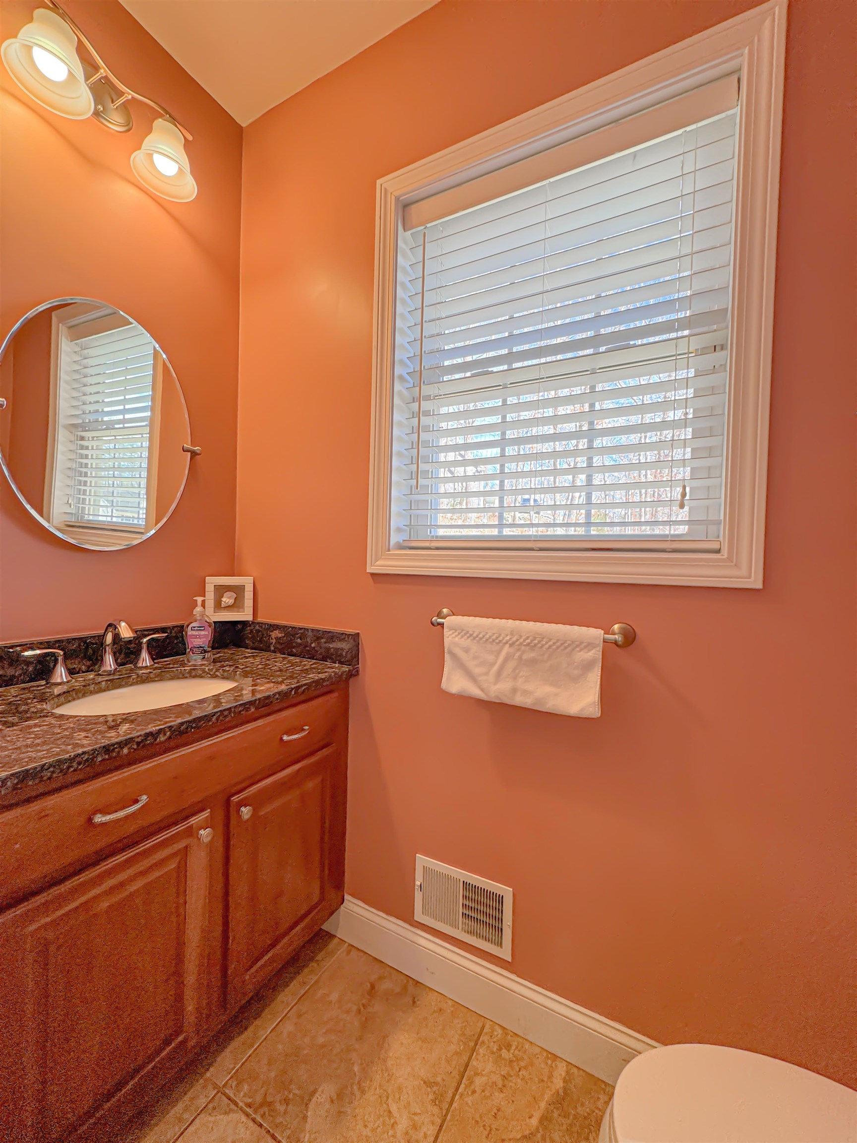 17 Williams Path Kingston, NH 03848 - Photo 25 of 56