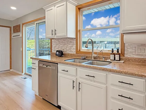 $195,000 | 160 Lake Avenue, Balaton, MN 56115