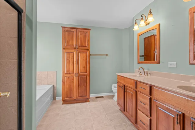 $450,000 | 5 Talcott Avenue, Crystal Lake, IL 60014