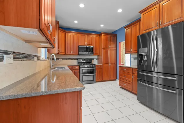 $450,000 | 5 Talcott Avenue, Crystal Lake, IL 60014