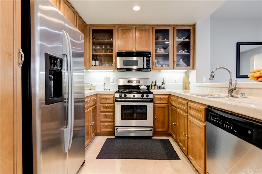 32 Perennial Irvine, CA 92603 - Photo 12 of 45