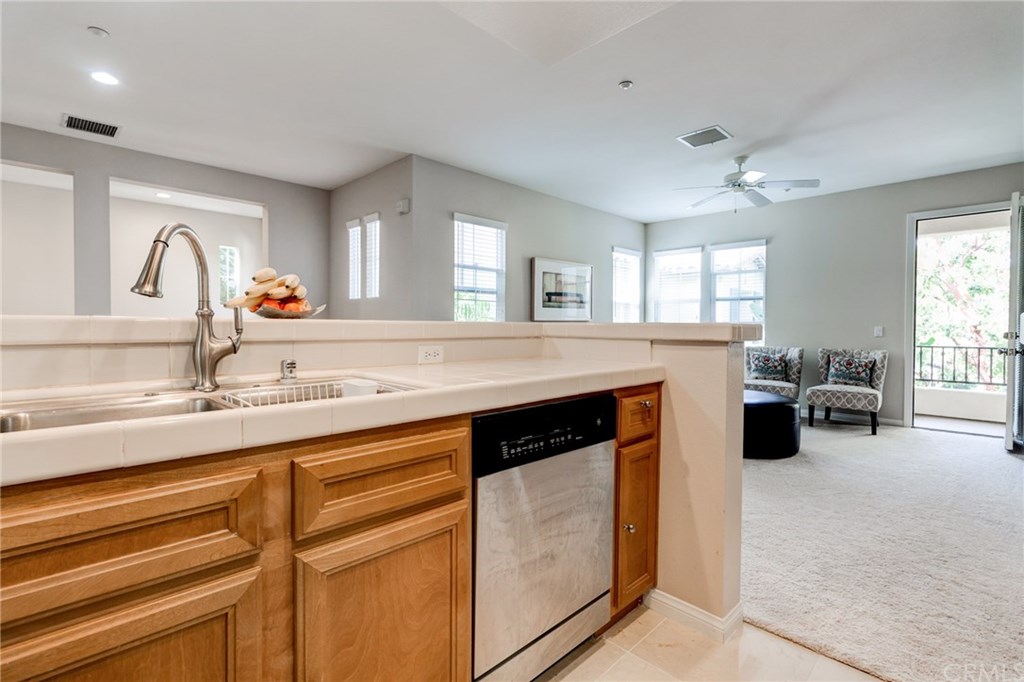 32 Perennial Irvine, CA 92603 - Photo 13 of 45