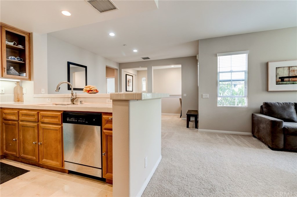 32 Perennial Irvine, CA 92603 - Photo 14 of 45