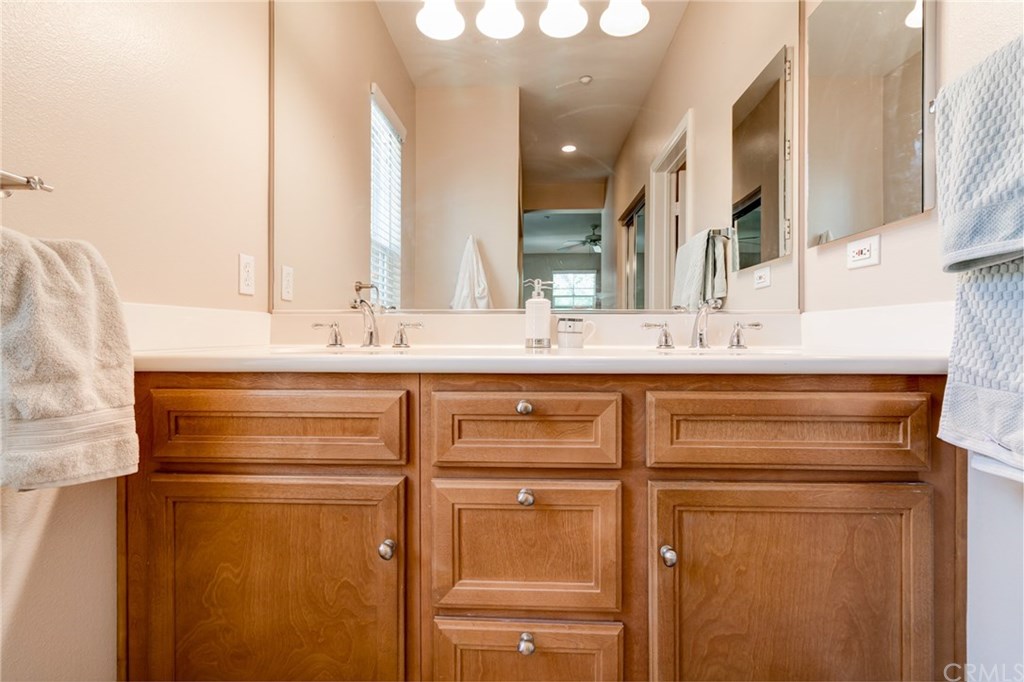 32 Perennial Irvine, CA 92603 - Photo 25 of 45