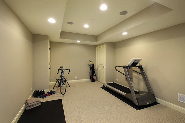 2246 Illinois Road Northbrook, IL 60062 - Photo 20 of 25 a room with gym equipment