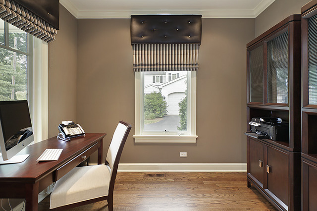 2246 Illinois Road Northbrook, IL 60062 - Photo 9 of 25 a workspace with furniture and window