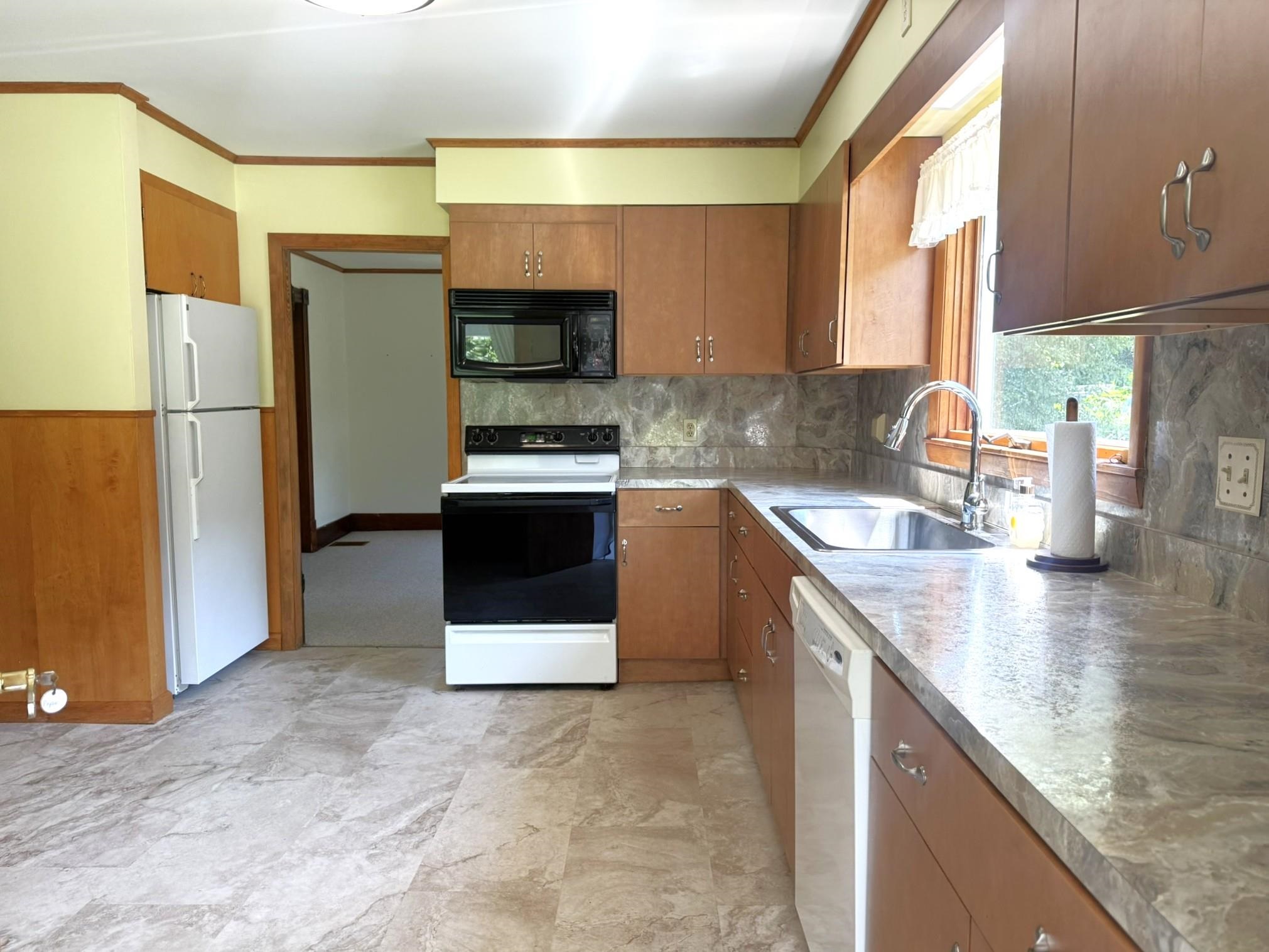 112 Terrace Hill Road Hardwick, VT 05843 - Photo 5 of 33