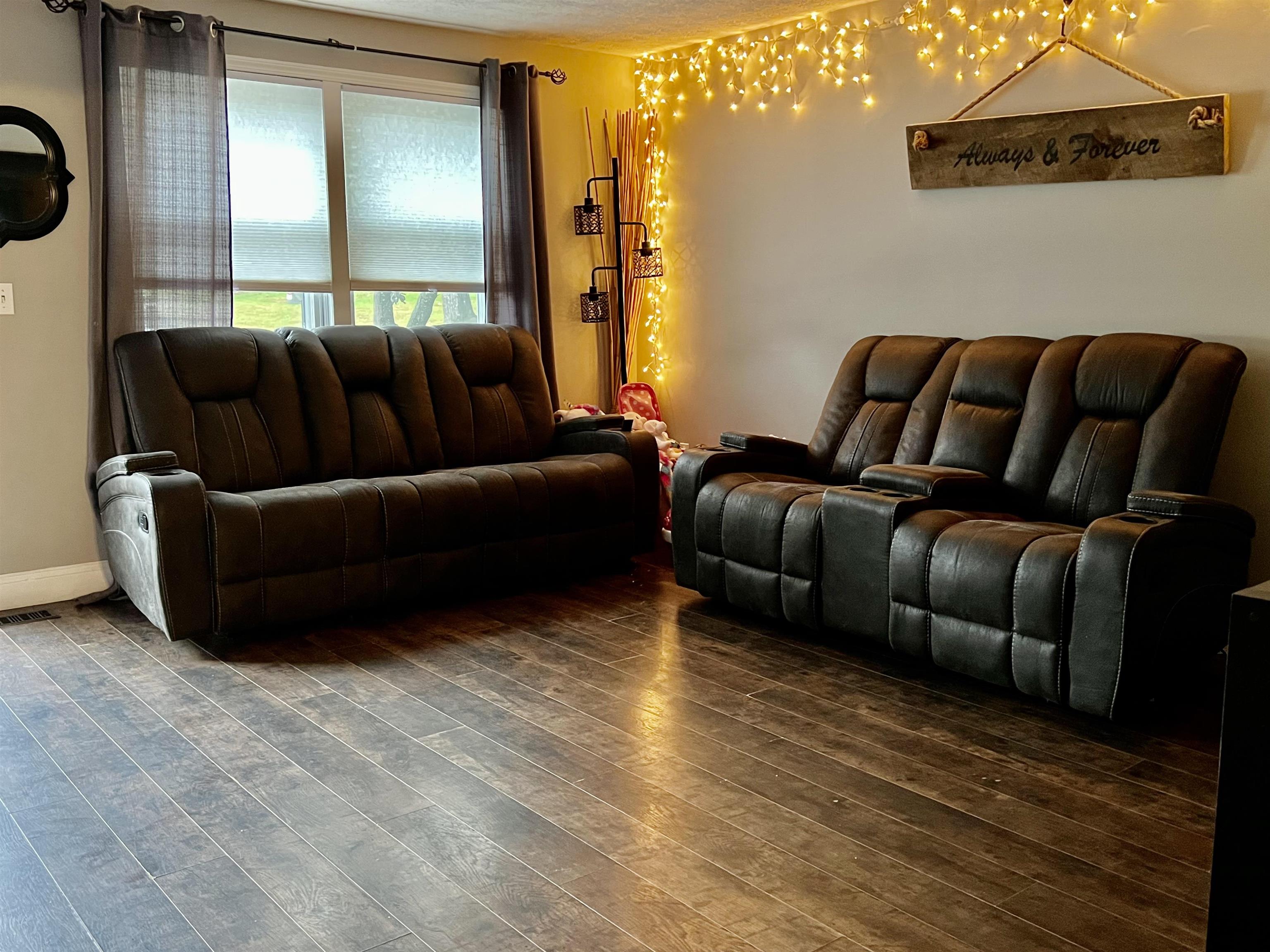 283 Winding Pond Road Londonderry, NH 03053 - Photo 3 of 23 Gallery Image 3
