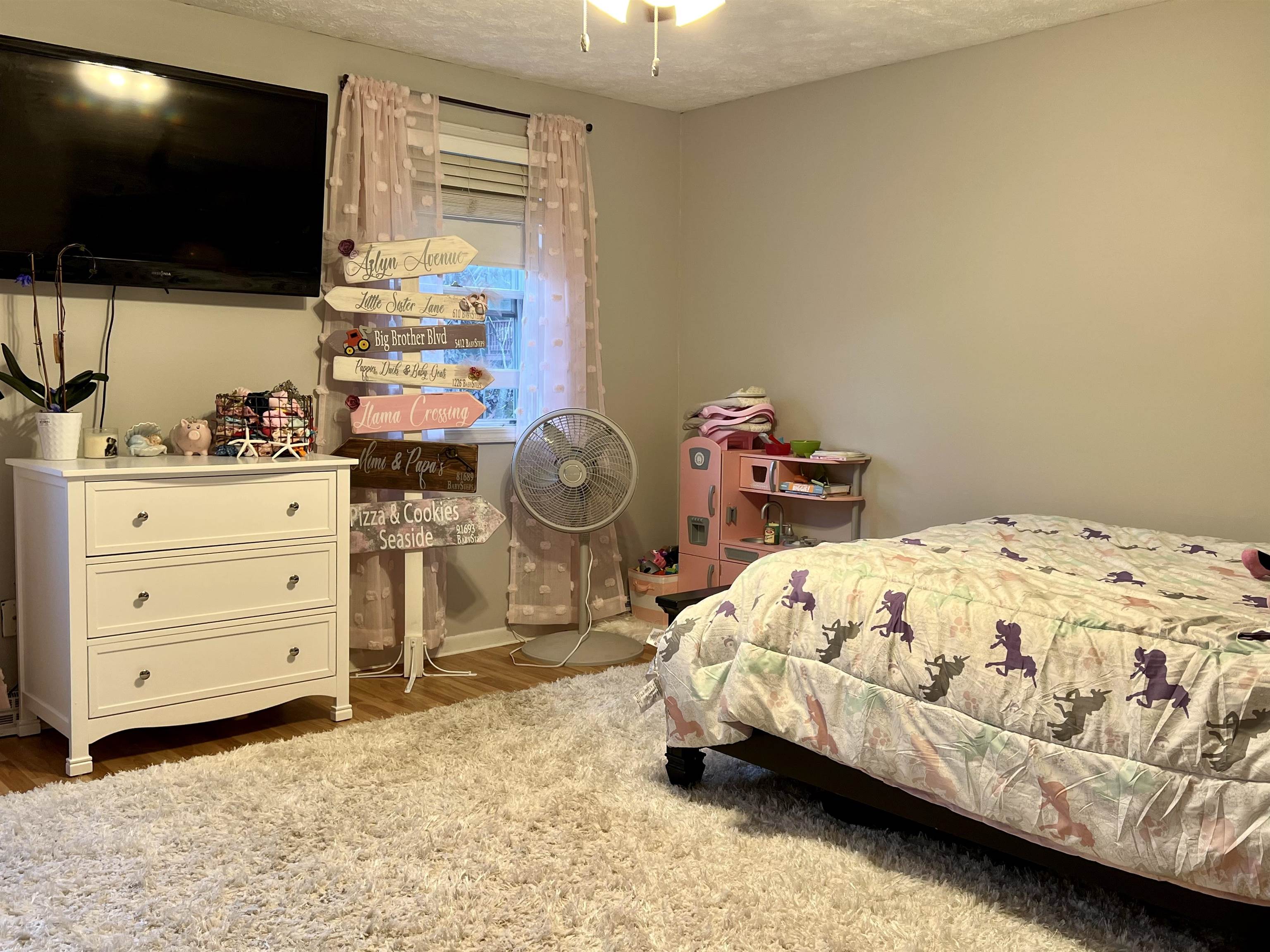 283 Winding Pond Road Londonderry, NH 03053 - Photo 9 of 23 Gallery Image 9