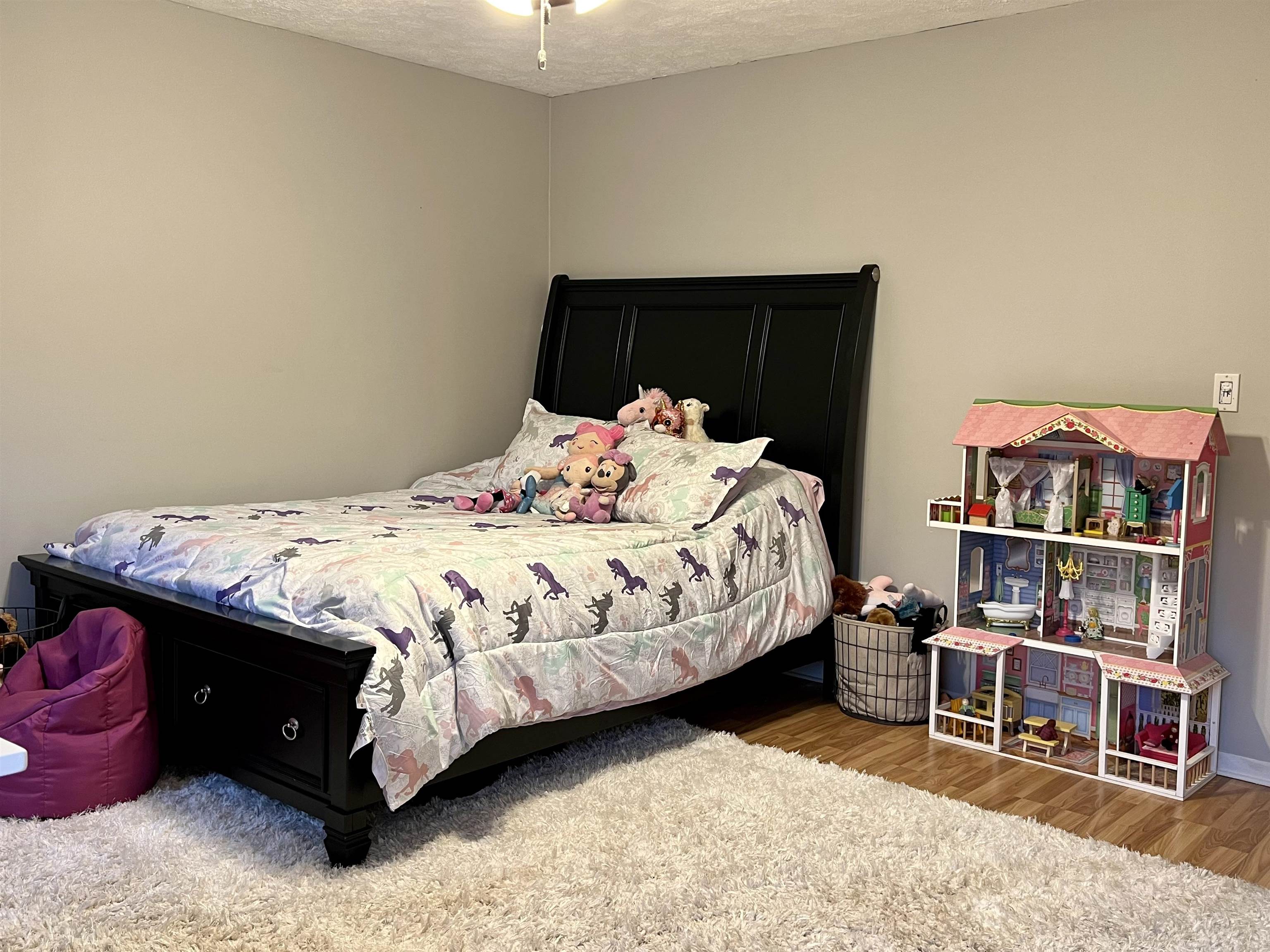 283 Winding Pond Road Londonderry, NH 03053 - Photo 10 of 23 Gallery Image 10