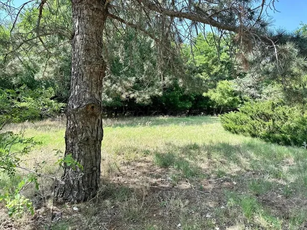 $70,000 | 15 County Road South, Shamrock, TX 79079
