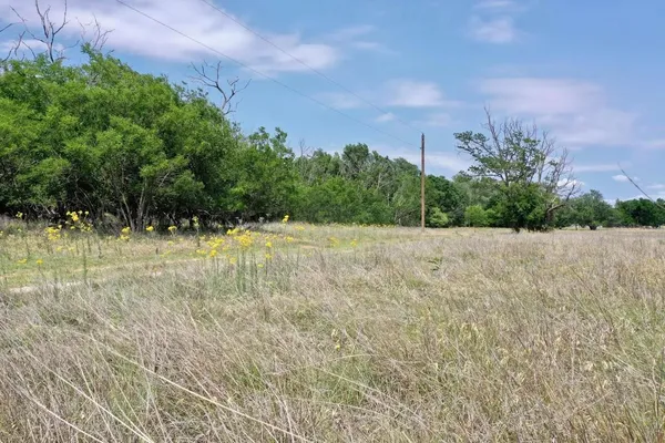 $70,000 | 15 County Road South, Shamrock, TX 79079