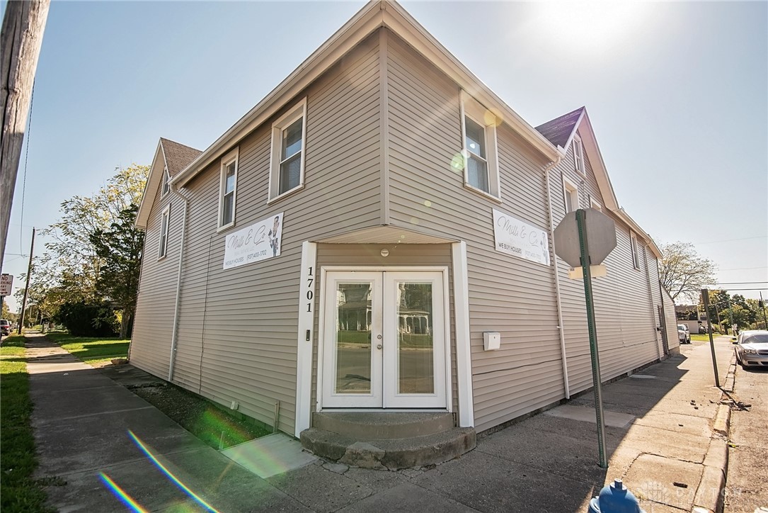 1701 Lexington Avenue Springfield, OH 45505 - Photo 1 of 39