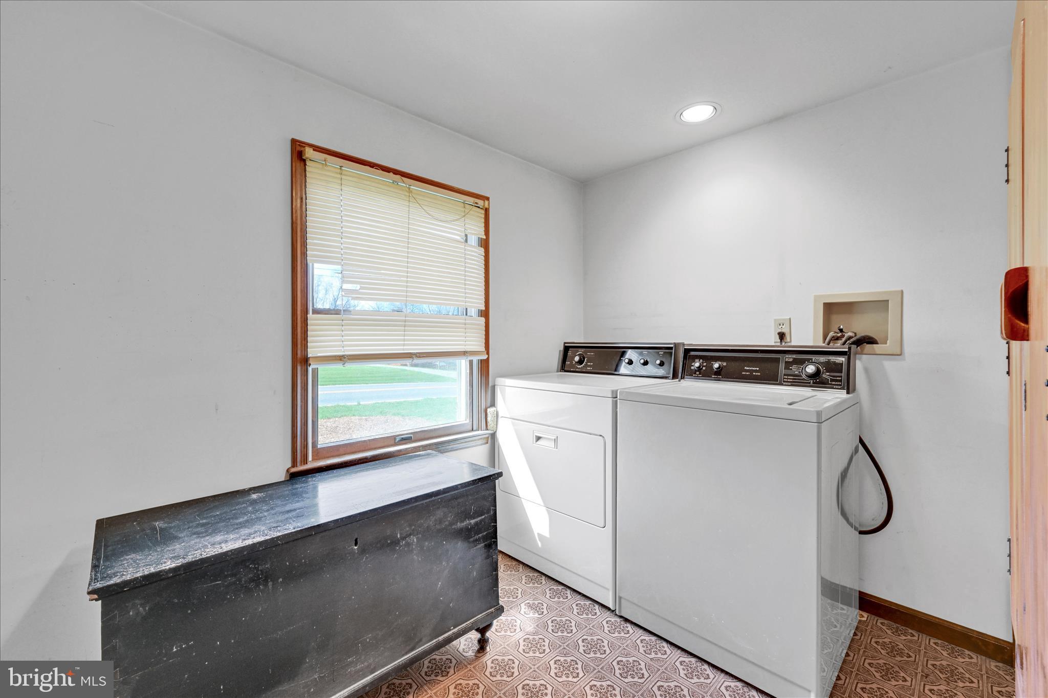 91 Williams Road Myerstown, PA 17067 - Photo 20 of 40 a utility room with dryer and washer