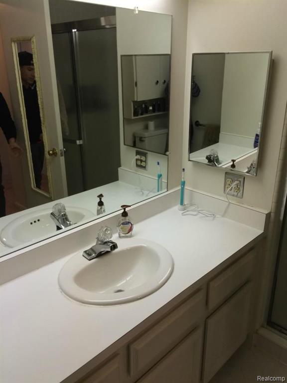 29620 Middlebelt Road, Unit 106 Farmington Hills, MI 48334 - Photo 15 of 32