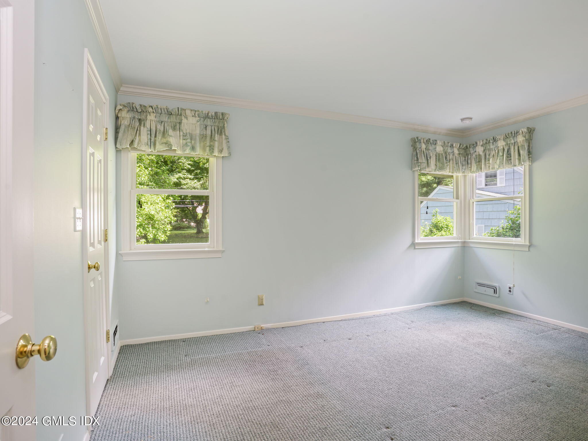 28 Dandy Drive Cos Cob, CT 06807 - Photo 17 of 35 an empty room with windows