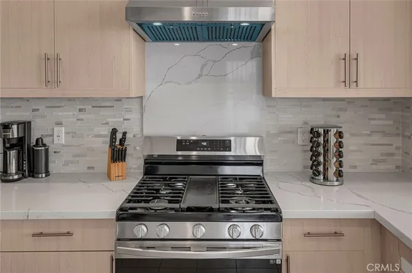 $459,900 | 1598 Long Beach Boulevard, Unit 410, Long Beach, CA 90813