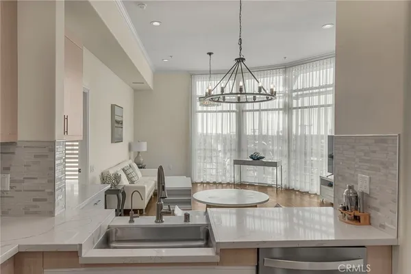 $459,900 | 1598 Long Beach Boulevard, Unit 410, Long Beach, CA 90813