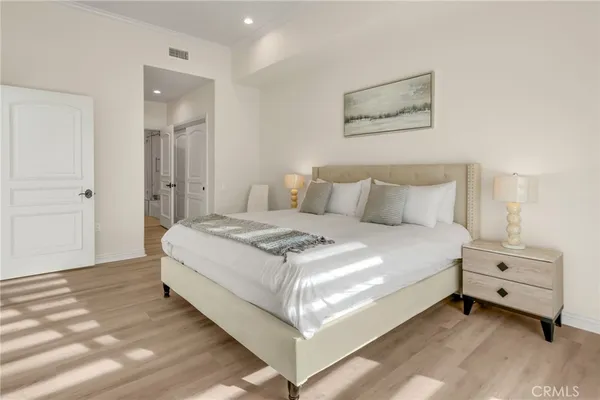 $459,900 | 1598 Long Beach Boulevard, Unit 410, Long Beach, CA 90813