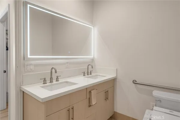 $459,900 | 1598 Long Beach Boulevard, Unit 410, Long Beach, CA 90813