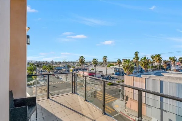 $459,900 | 1598 Long Beach Boulevard, Unit 410, Long Beach, CA 90813