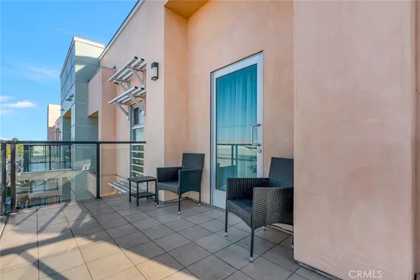 $459,900 | 1598 Long Beach Boulevard, Unit 410, Long Beach, CA 90813