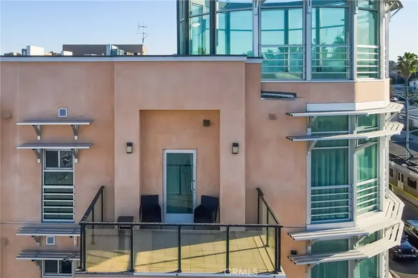 $459,900 | 1598 Long Beach Boulevard, Unit 410, Long Beach, CA 90813