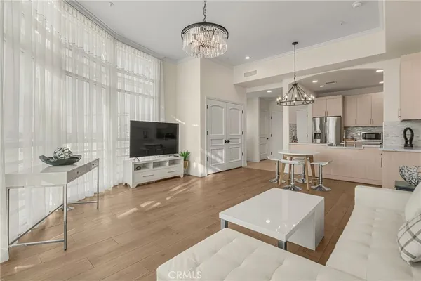 $459,900 | 1598 Long Beach Boulevard, Unit 410, Long Beach, CA 90813