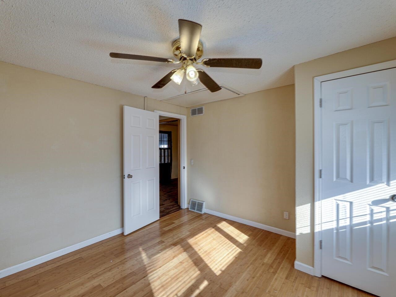 502 West 47th Street South Wichita, KS 67217 - Photo 14 of 33