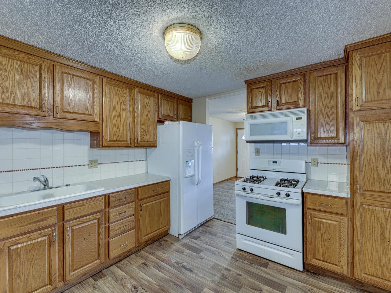 502 West 47th Street South Wichita, KS 67217 - Photo 2 of 33