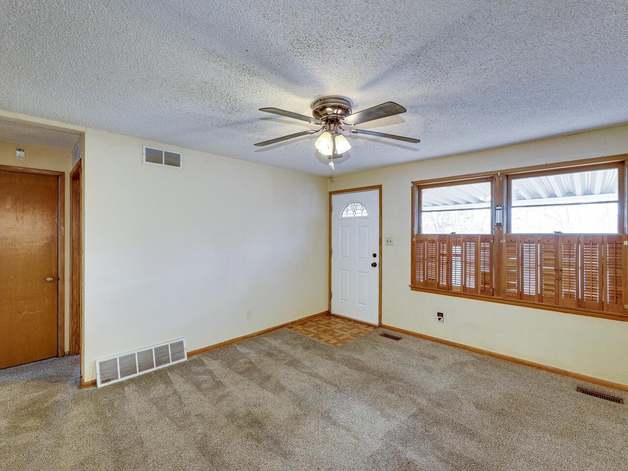 502 West 47th Street South Wichita, KS 67217 - Photo 6 of 33