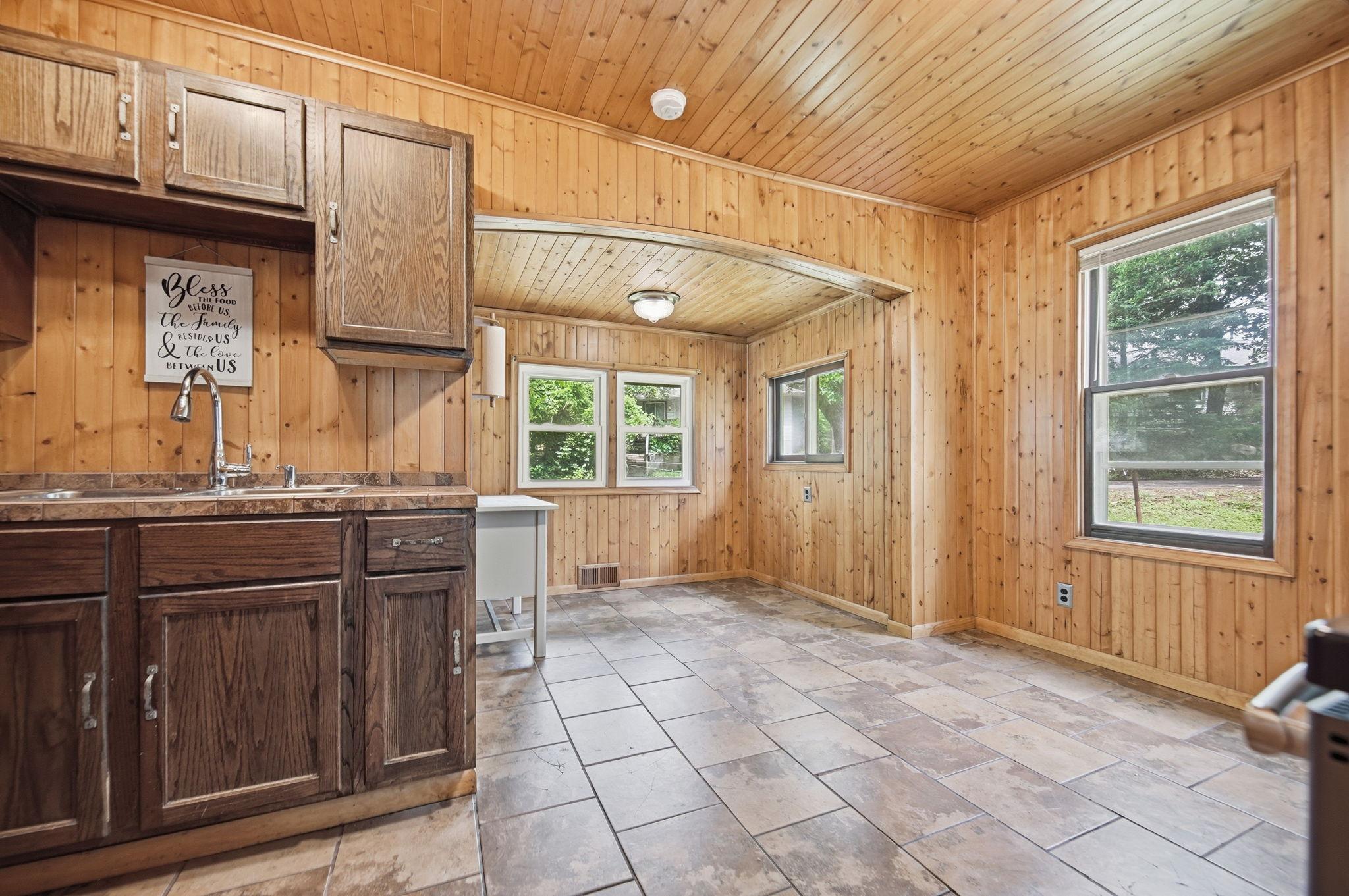 402 Stewart Road Willernie, MN 55090 - Photo 16 of 38
